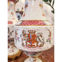 Încarcă imaginea în vizualizatorul Galerie, Anforă din portelan, atelier Francez, sec XIX