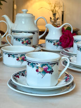 Încarcă imaginea în vizualizatorul Galerie, Set pentru ceai din porțelan, Royal Doulton, colecția „Autumn’s Glory”