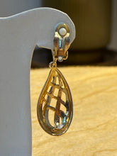 Încarcă imaginea în vizualizatorul Galerie, Cercei vintage, cca. anii ‘80