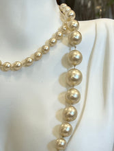 Încarcă imaginea în vizualizatorul Galerie, Colier vintage din perle, cca. anii ’90