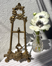 Încarcă imaginea în vizualizatorul Galerie, Sevalet vintage în stil Rococo