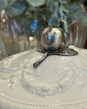 Încarcă imaginea în vizualizatorul Galerie, Recipient cu capac din porțelan, cca. anii 1900