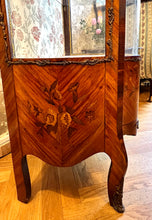 Încarcă imaginea în vizualizatorul Galerie, Vitrină din lemn de mahon, secolul XX