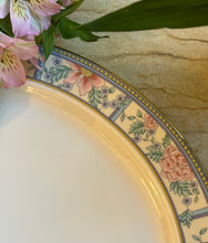 Încarcă imaginea în vizualizatorul Galerie, Platou mare – Royal Grafton Bone China, anii '70
