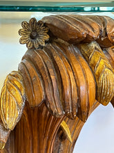Încarcă imaginea în vizualizatorul Galerie, Consolă vintage din lemn sculptat cu blat din cristal, cca. anii ‘60