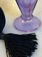 Încarcă imaginea în vizualizatorul Galerie, Sticlă de parfum vintage cu detalii din bronz, cca. anii ‘50