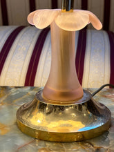 Încarcă imaginea în vizualizatorul Galerie, Veioză vintage cu sticlă de murano, cca. anii ‘60