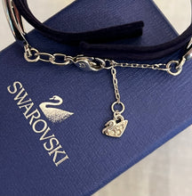 Încarcă imaginea în vizualizatorul Galerie, Brățară Swarovski cu cristale