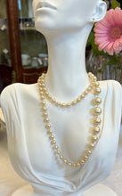Încarcă imaginea în vizualizatorul Galerie, Colier vintage din perle, cca. anii ’90