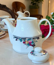 Încarcă imaginea în vizualizatorul Galerie, Set pentru ceai din porțelan, Royal Doulton, colecția „Autumn’s Glory”