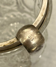 Încarcă imaginea în vizualizatorul Galerie, Recipient pentru gheață vintage din cristal și argint, cca. anii ‘40