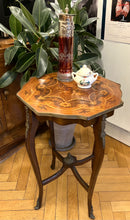 Încarcă imaginea în vizualizatorul Galerie, Masuta vintage anii “40