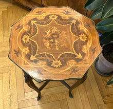 Încarcă imaginea în vizualizatorul Galerie, Masuta vintage anii “40