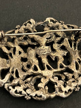 Încarcă imaginea în vizualizatorul Galerie, Broșă vintage, Marea Britanie, cca. anii '60