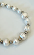 Încarcă imaginea în vizualizatorul Galerie, Brățară vintage cu perle de cultură și argint, cca. anii ‘80