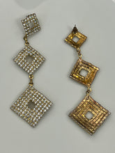 Încarcă imaginea în vizualizatorul Galerie, Cercei vintage lungi cu cristale, cca. anii '80