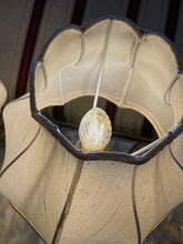 Încarcă imaginea în vizualizatorul Galerie, Veioză vintage cu sticlă de murano, cca. anii ‘60