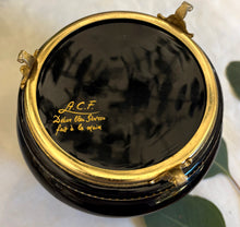 Încarcă imaginea în vizualizatorul Galerie, Casetă vintage pentru bijuterii - Limoges - decorată cu Aur 24K - anii 1930