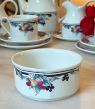 Încarcă imaginea în vizualizatorul Galerie, Set pentru ceai din porțelan, Royal Doulton, colecția „Autumn’s Glory”