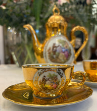 Încarcă imaginea în vizualizatorul Galerie, Set vintage din porțelan pentru cafea/ceai - Fragonard
