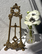 Încarcă imaginea în vizualizatorul Galerie, Sevalet vintage în stil Rococo
