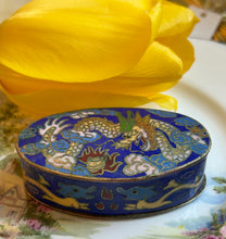 Încarcă imaginea în vizualizatorul Galerie, Cutiuta medicamente Cloisonné
