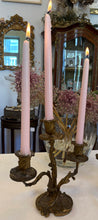 Încarcă imaginea în vizualizatorul Galerie, Set 2 sfesnice vintage din bronz - 1890
