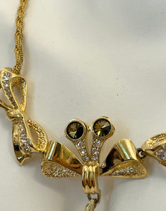 Colier vintage cu funde decorate cu cristale, cca. anii ‘80