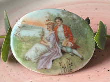 Încarcă imaginea în vizualizatorul Galerie, Brosa vintage anii ‘70 - Fragonard
