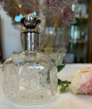 Încarcă imaginea în vizualizatorul Galerie, Sticluta vintage parfum - Argint 800 - anii ‘20 - Art Deco
