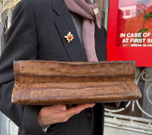 Încarcă imaginea în vizualizatorul Galerie, Poseta vintage din piele de crocodil - anii ‘60

