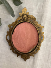 Încarcă imaginea în vizualizatorul Galerie, Mini-tablou vintage cu ramă din bronz, Italia, cca. anii ‘70
