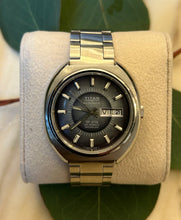 Încarcă imaginea în vizualizatorul Galerie, Ceas Titan Automatic New Old Stock
