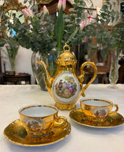 Încarcă imaginea în vizualizatorul Galerie, Set vintage din porțelan pentru cafea/ceai - Fragonard
