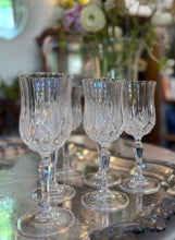 Încarcă imaginea în vizualizatorul Galerie, Set 6 pahare din cristal pentru vin
