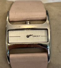 Încarcă imaginea în vizualizatorul Galerie, Ceas damă, DKNY, Quartz
