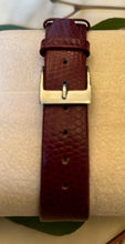 Încarcă imaginea în vizualizatorul Galerie, Ceas Invicta Burgundy Dial 17 Jewels
