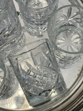 Încarcă imaginea în vizualizatorul Galerie, Set vintage din cristal, carafă gravată și 4 pahare, anii 1998

