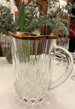 Încarcă imaginea în vizualizatorul Galerie, Carafă vintage din cristal Bohemia și Aur 24K - anii ‘80
