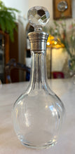 Încarcă imaginea în vizualizatorul Galerie, Decantor mini din cristal masiv si Argint - anii ‘1920
