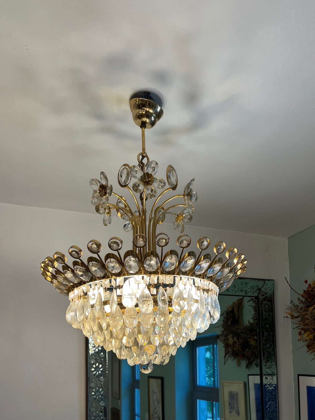 Candelabru vintage din bronz și cristale, cca. anii ‘70