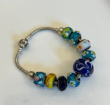 Încarcă imaginea în vizualizatorul Galerie, Brățară Pandora cu talismane din sticlă de Murano
