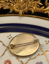 Încarcă imaginea în vizualizatorul Galerie, Brosa vintage anii ‘70 - micromosaic
