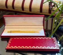Încarcă imaginea în vizualizatorul Galerie, Stilou Cartier placat cu aur 18 K
