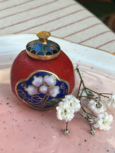 Încarcă imaginea în vizualizatorul Galerie, Vaza/recipient cu capac in miniatura cloisonné
