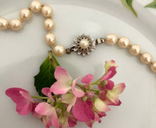 Încarcă imaginea în vizualizatorul Galerie, Colier vintage din perle
